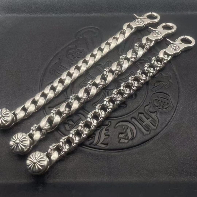 G*u*i bracelets